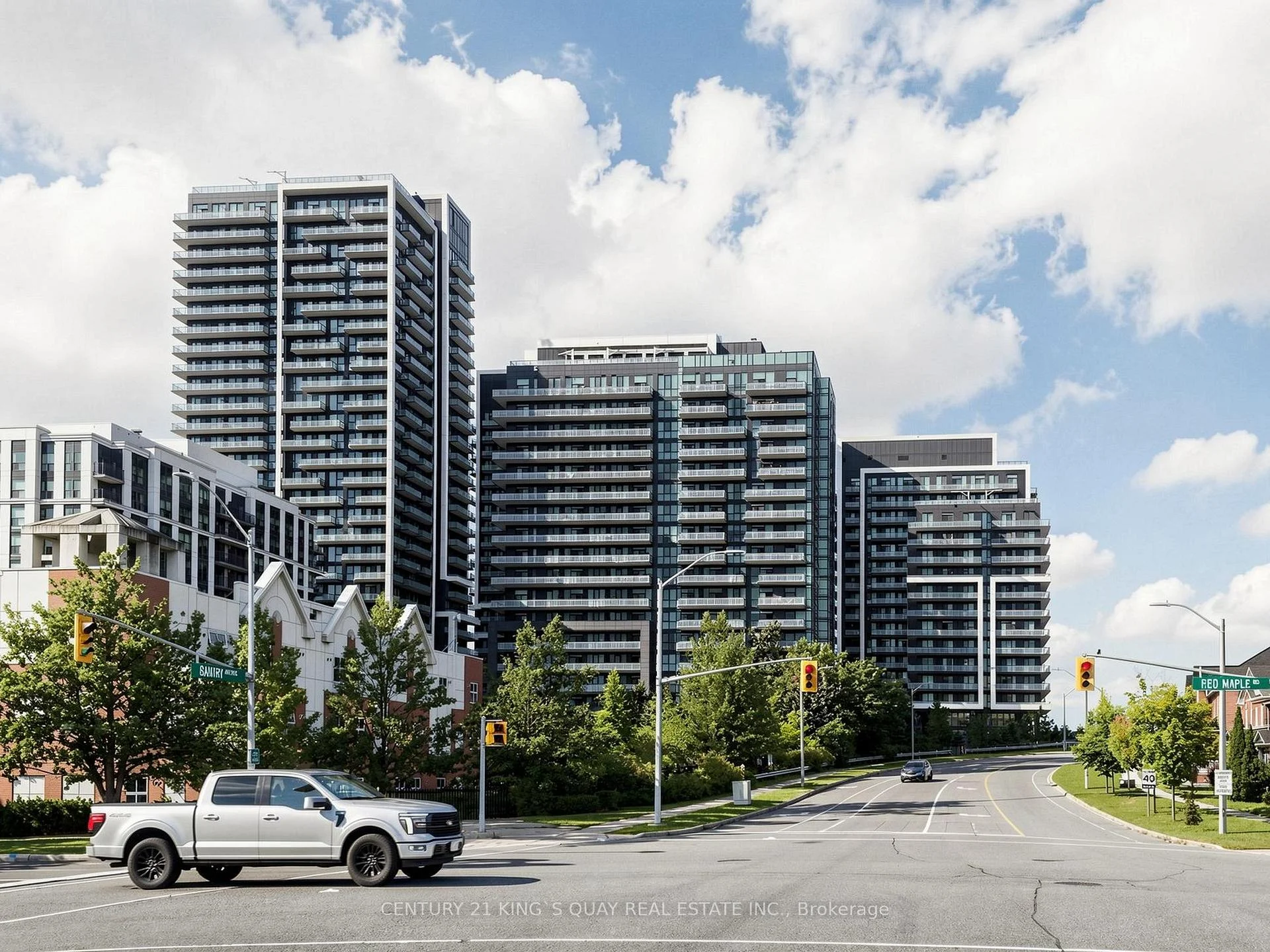 Photo 4 of Unit 704, 85 Oneida Crescent, Richmond Hill, Langstaff — HOMEH