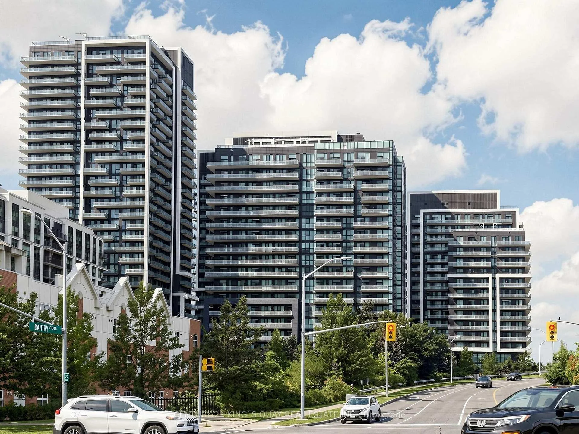 Photo 6 of Unit 704, 85 Oneida Crescent, Richmond Hill, Langstaff — HOMEH