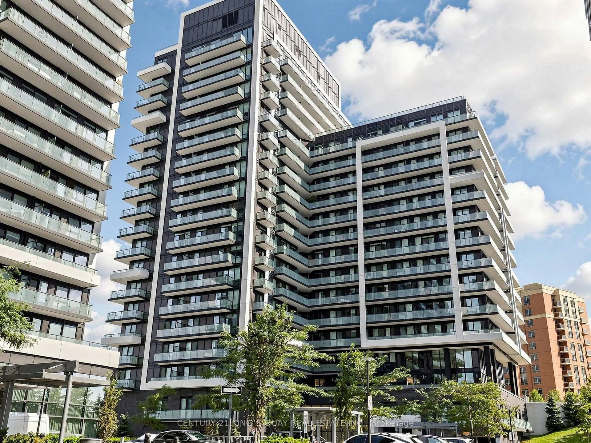 Photo 8 of Unit 704, 85 Oneida Crescent, Richmond Hill, Langstaff — HOMEH