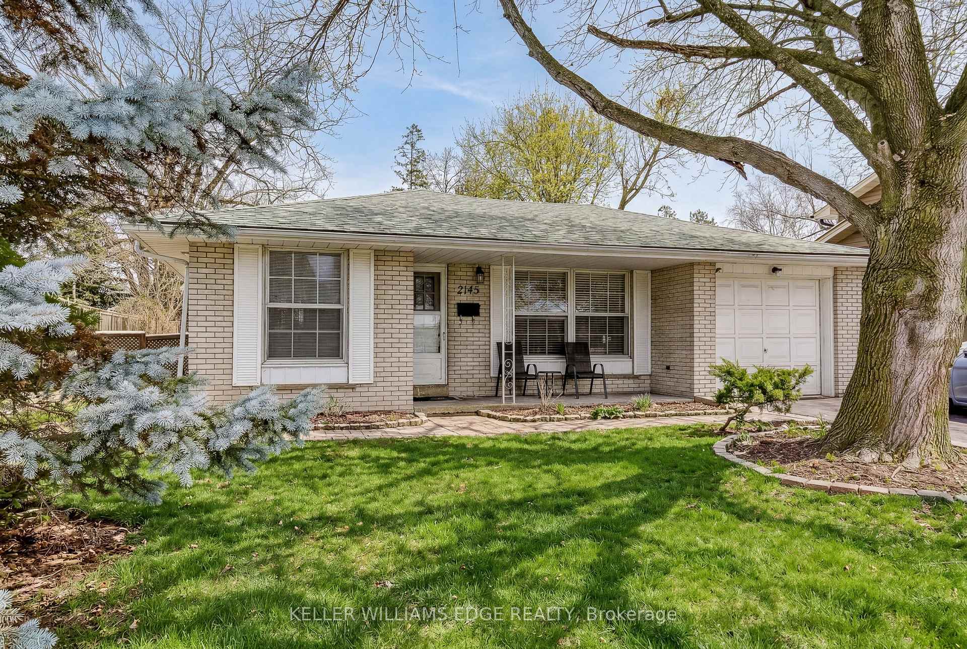 Photo 2 of 2145 Sandringham Drive, Burlington, Brant Hills — HOMEH