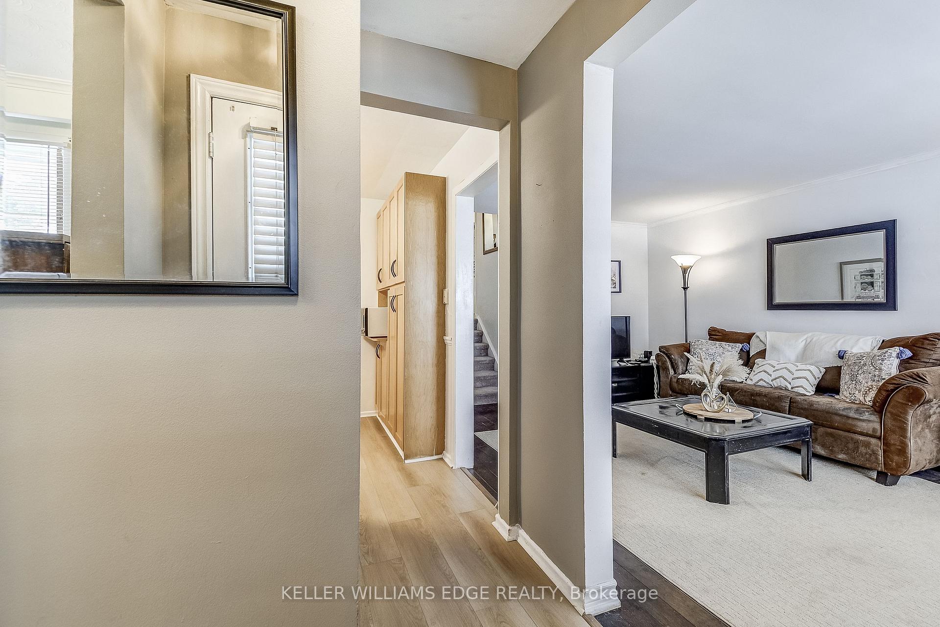 Photo 3 of 2145 Sandringham Drive, Burlington, Brant Hills — HOMEH