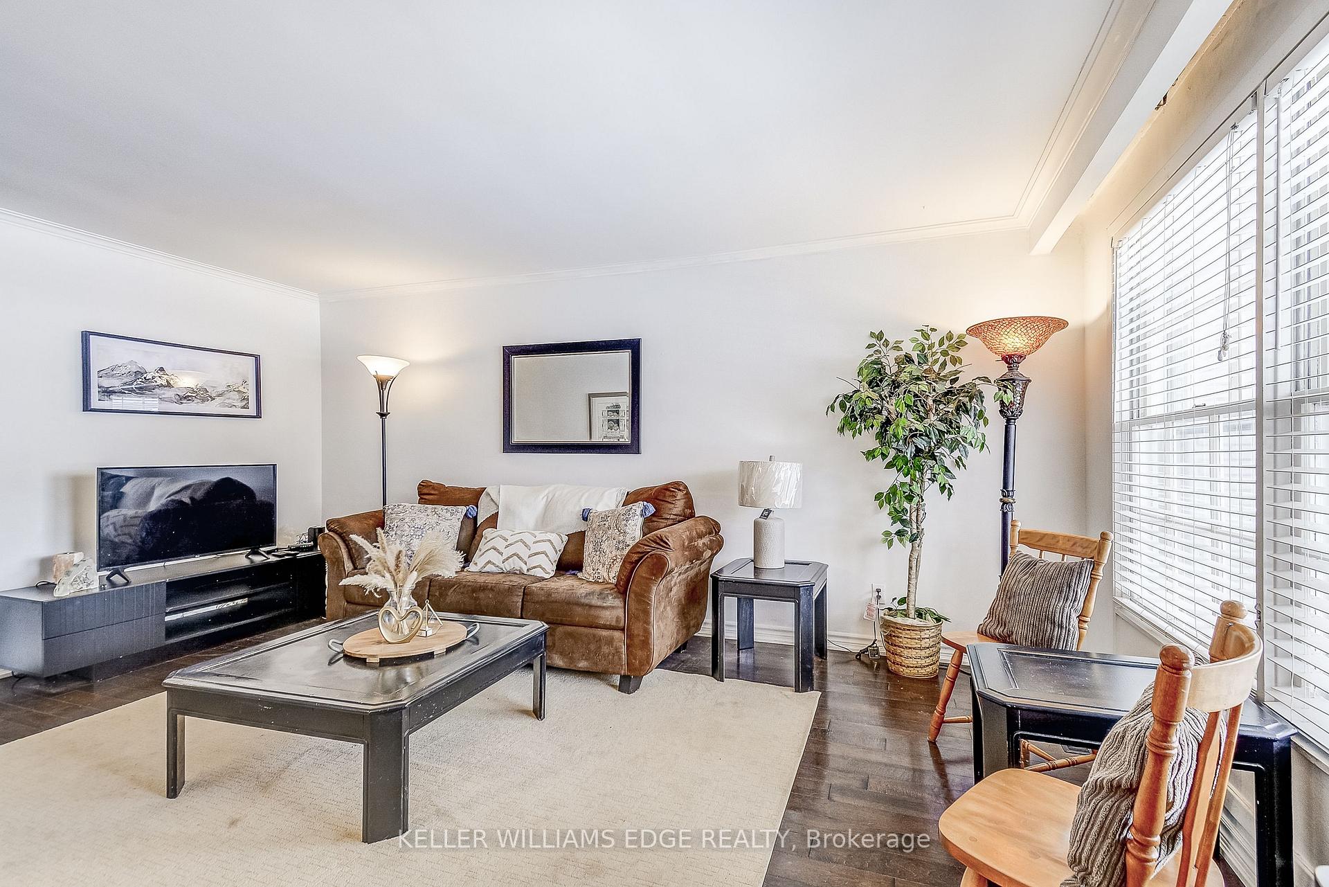 Photo 4 of 2145 Sandringham Drive, Burlington, Brant Hills — HOMEH