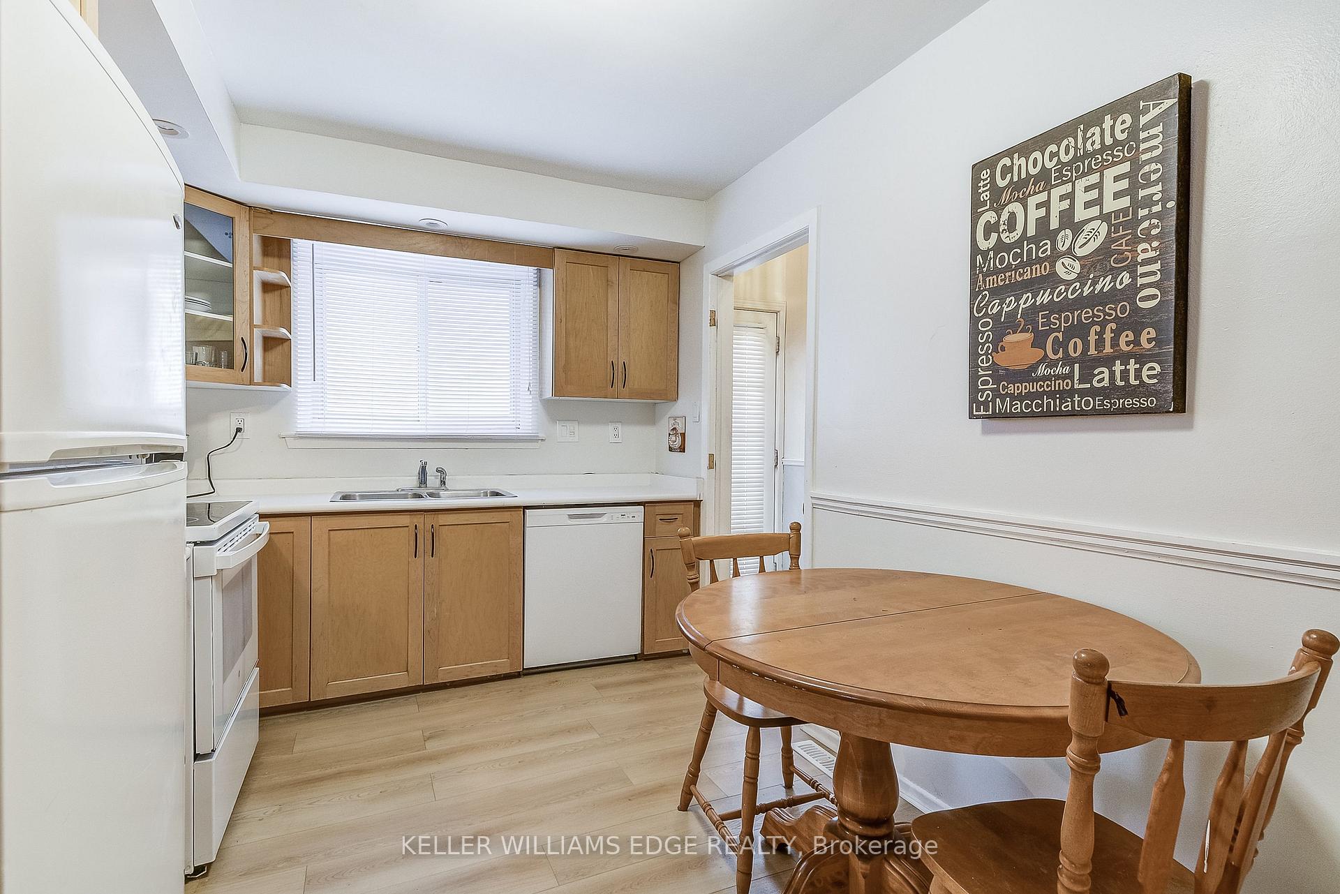 Photo 8 of 2145 Sandringham Drive, Burlington, Brant Hills — HOMEH