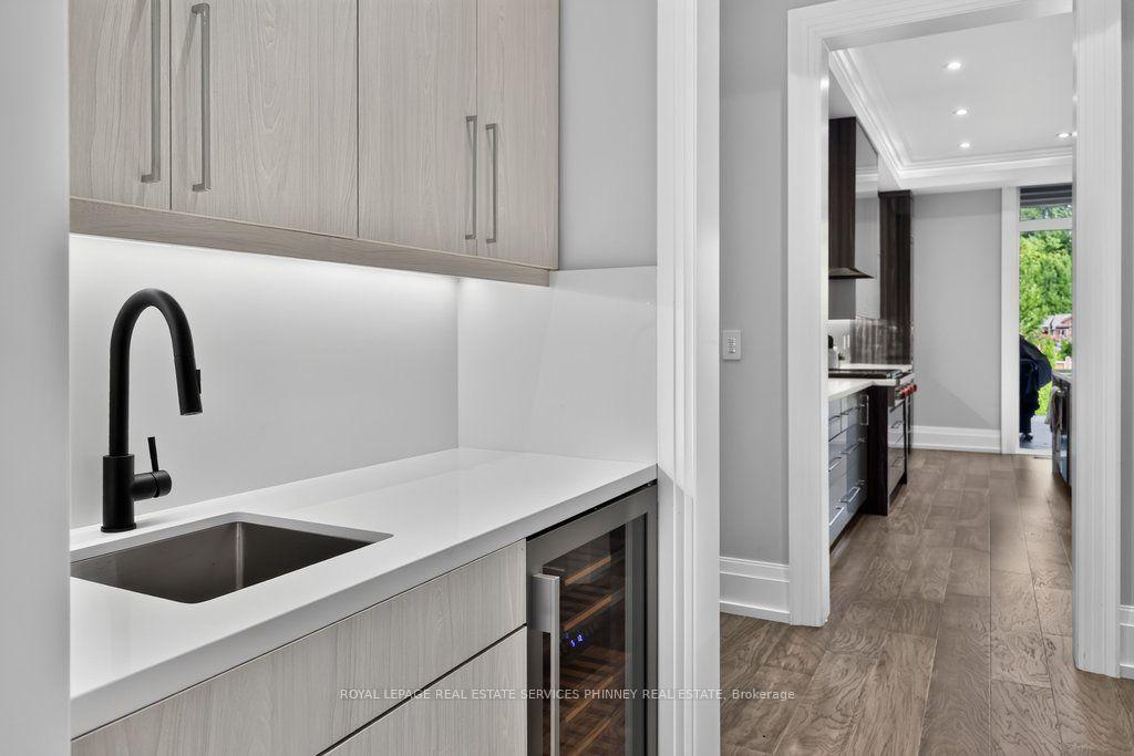 Photo 8 of 533 Carson Lane, Oakville, Old Oakville — HOMEH