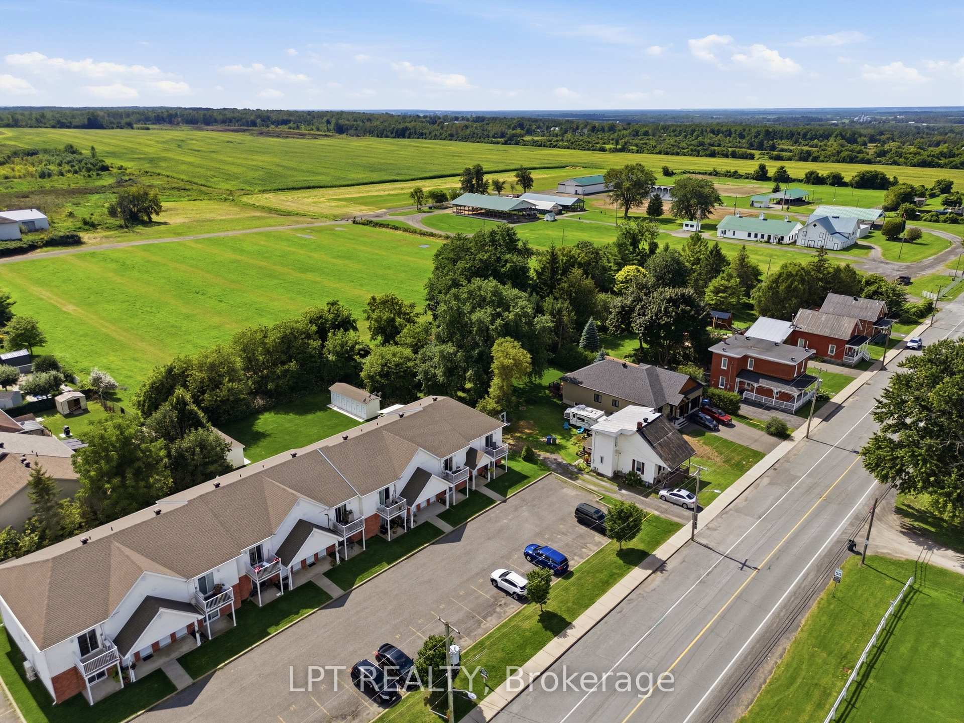 Photo 30 of Unit 26, 26 Pendleton Street, Champlain, Vankleek Hill — HOMEH