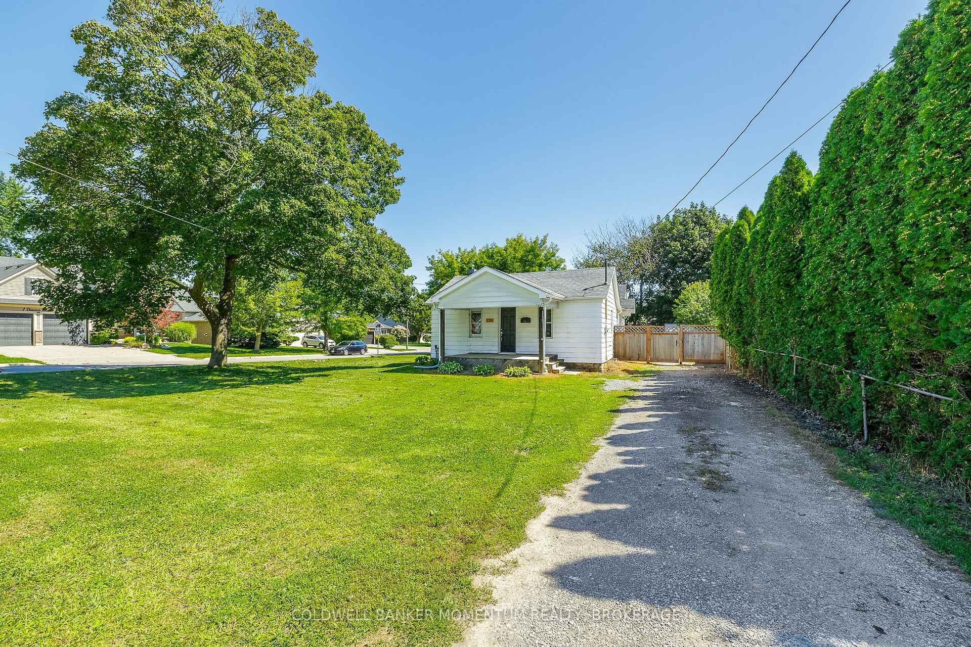 Photo 4 of 1201 Pelham Street, Pelham, Fonthill — HOMEH