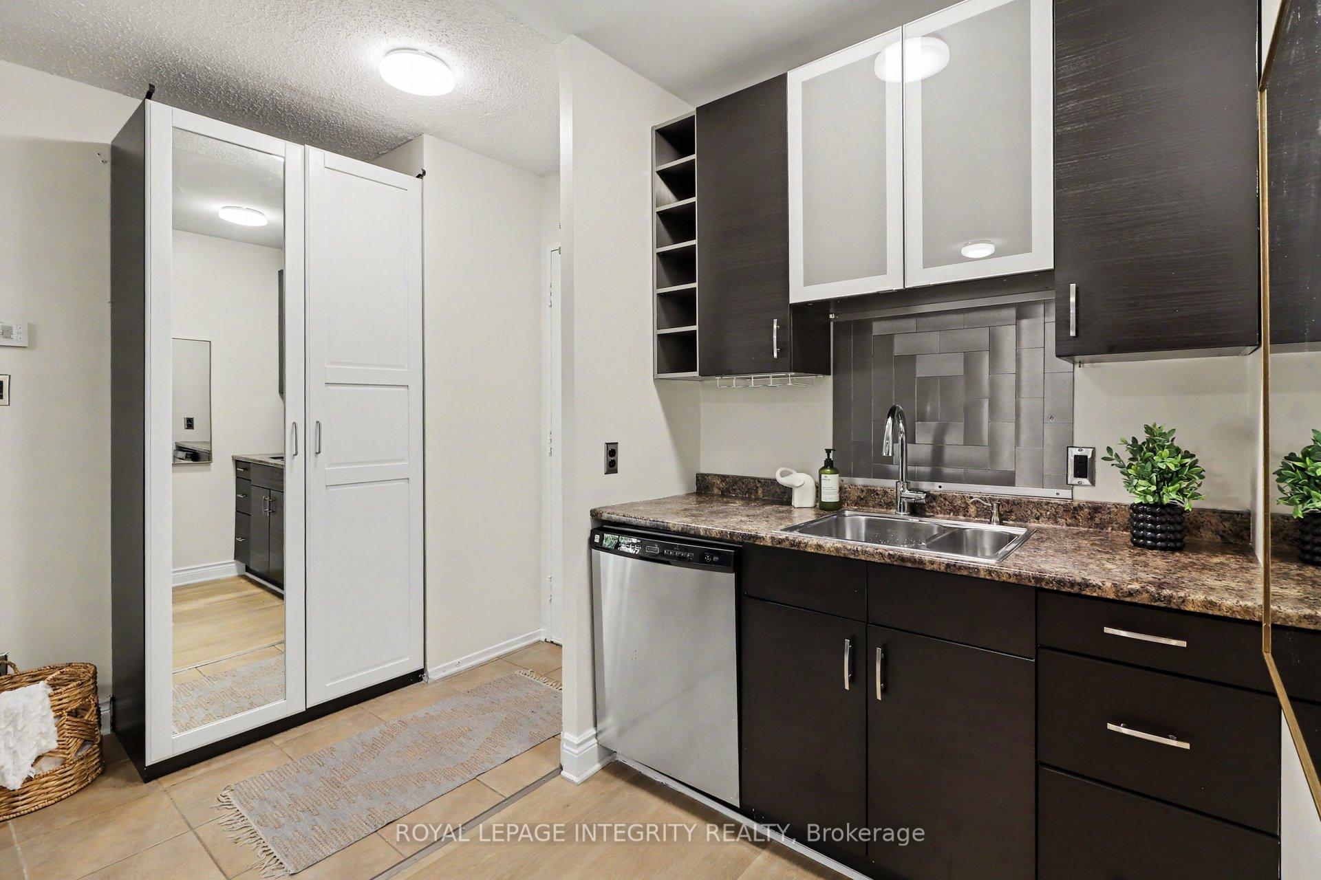 Photo 12 of Unit 102, 200 Bay Street S, Ottawa, Ottawa Centre — HOMEH