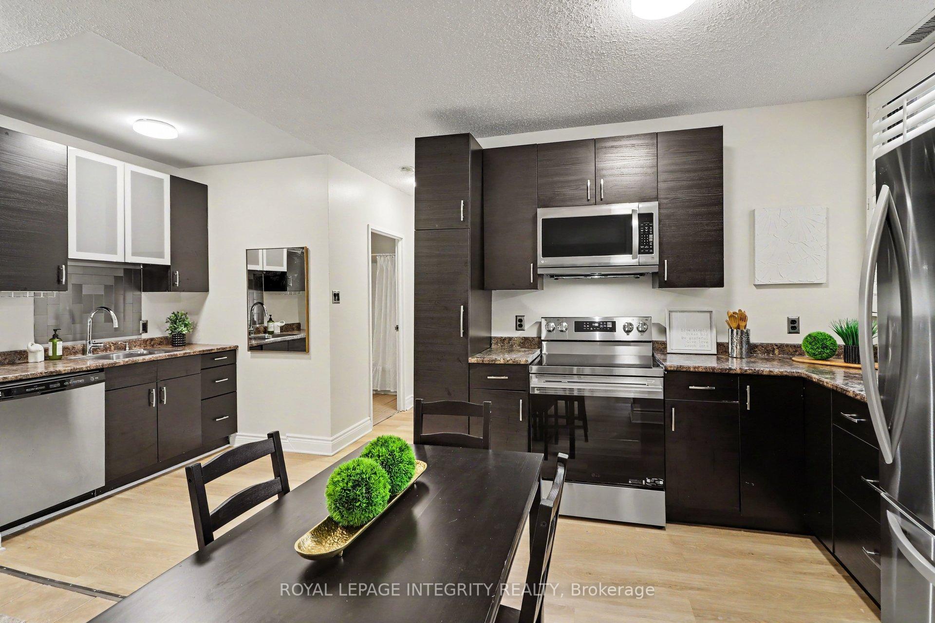 Photo 17 of Unit 102, 200 Bay Street S, Ottawa, Ottawa Centre — HOMEH