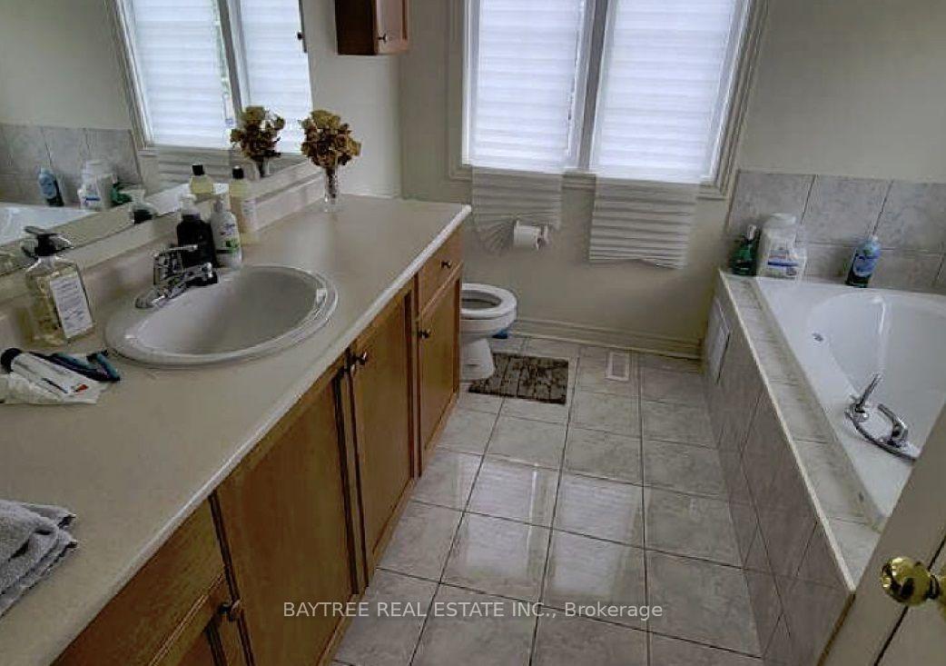 Photo 5 of 54 Streamline Drive, Brampton, Madoc — HOMEH