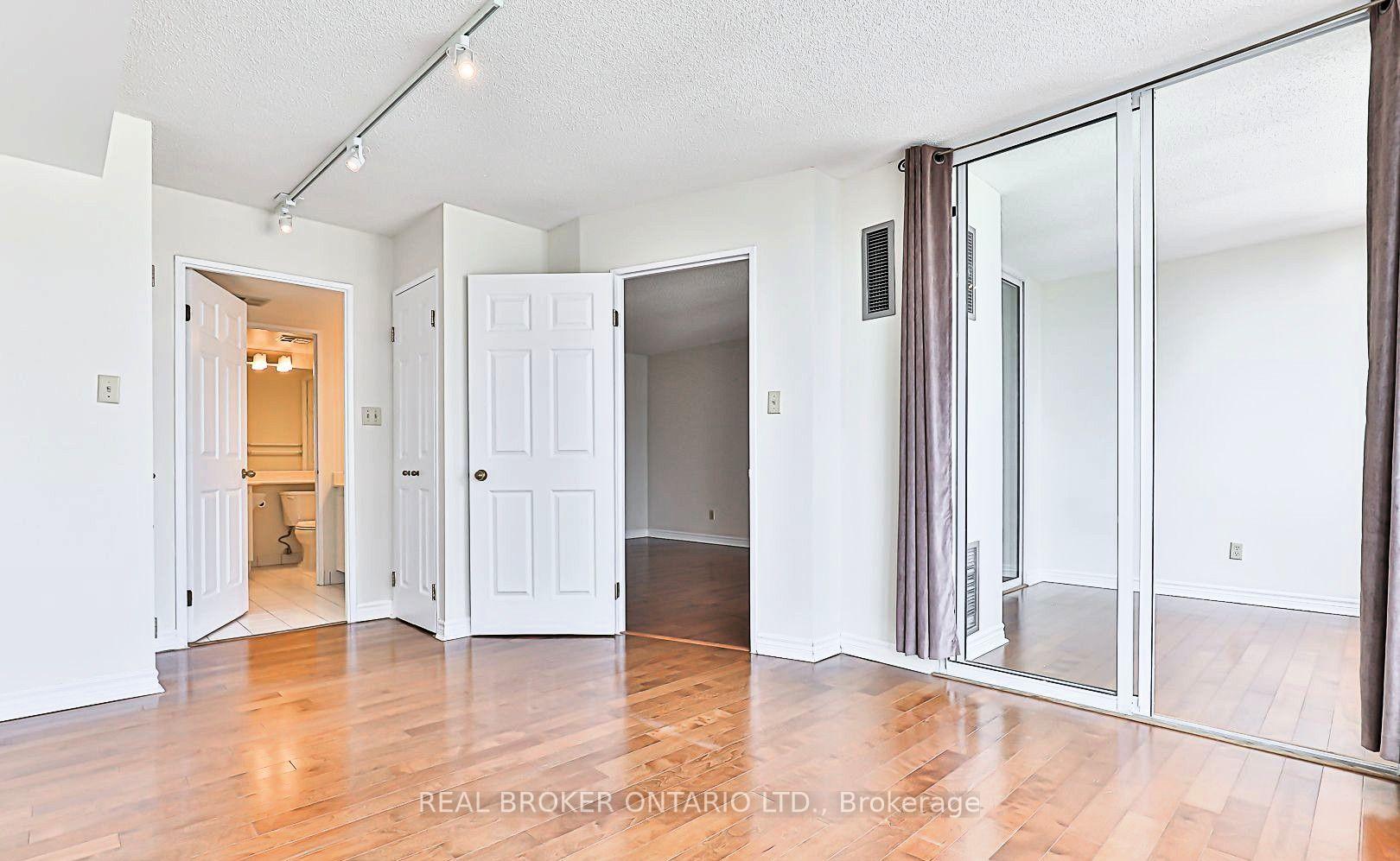 Photo 8 of Unit 2107, 24 Wellesley Street W, Toronto, Bay Street Corridor — HOMEH