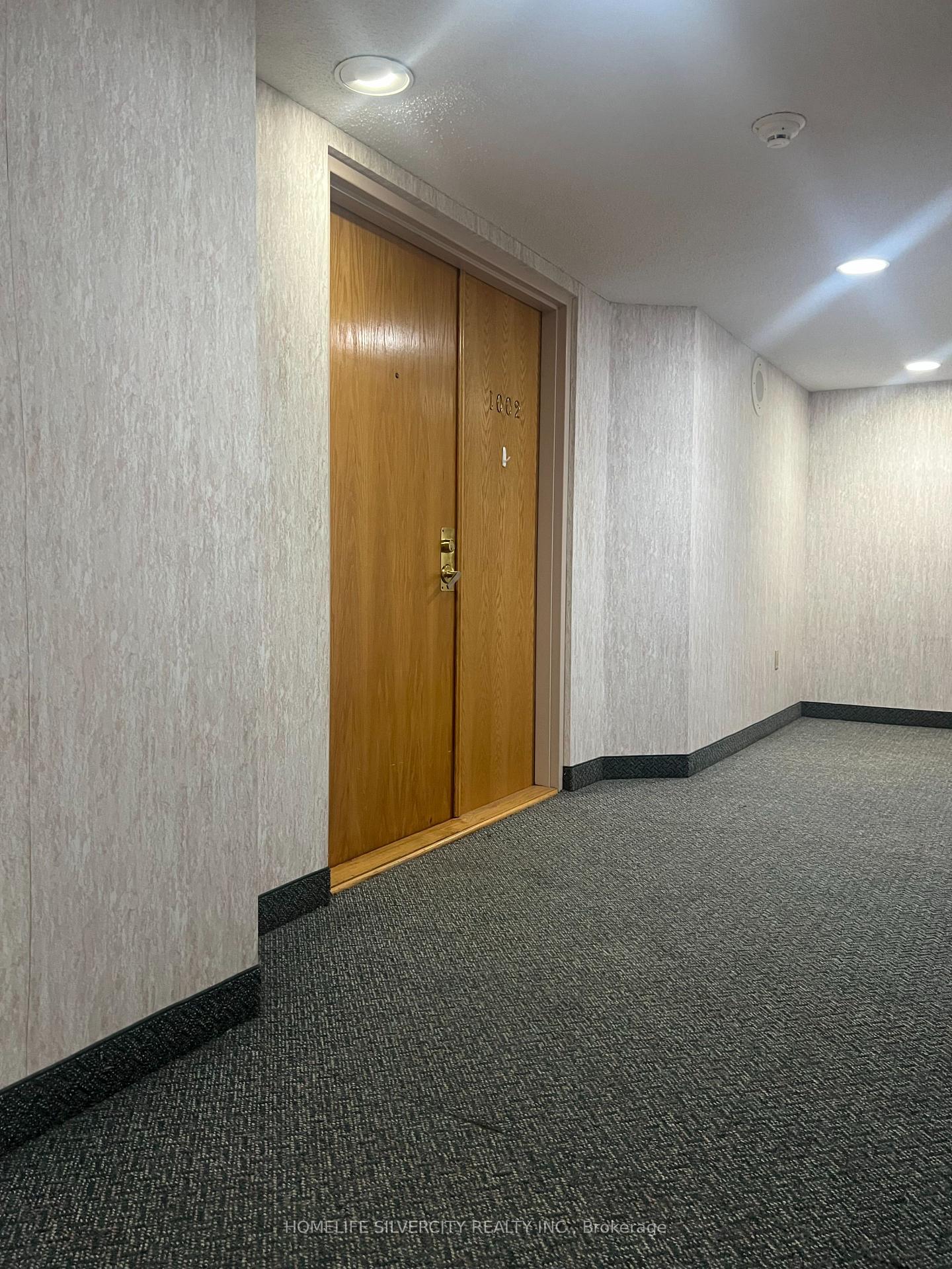 Photo 8 of Unit 1002, 58 Church Street E, Brampton, Downtown Brampton — HOMEH