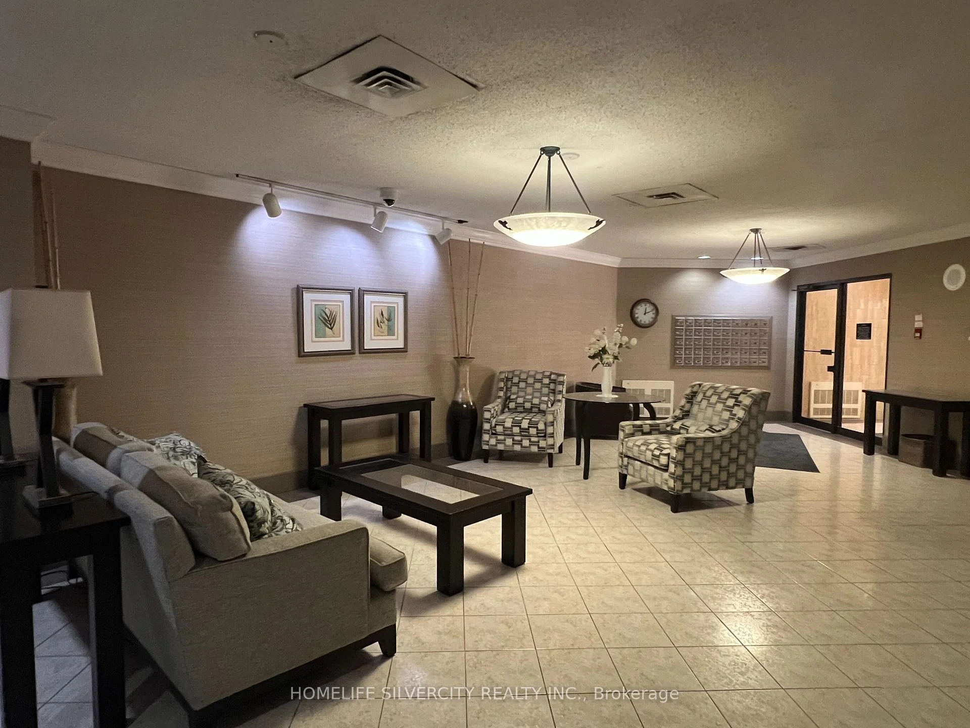 Photo 5 of Unit 1002, 58 Church Street E, Brampton, Downtown Brampton — HOMEH