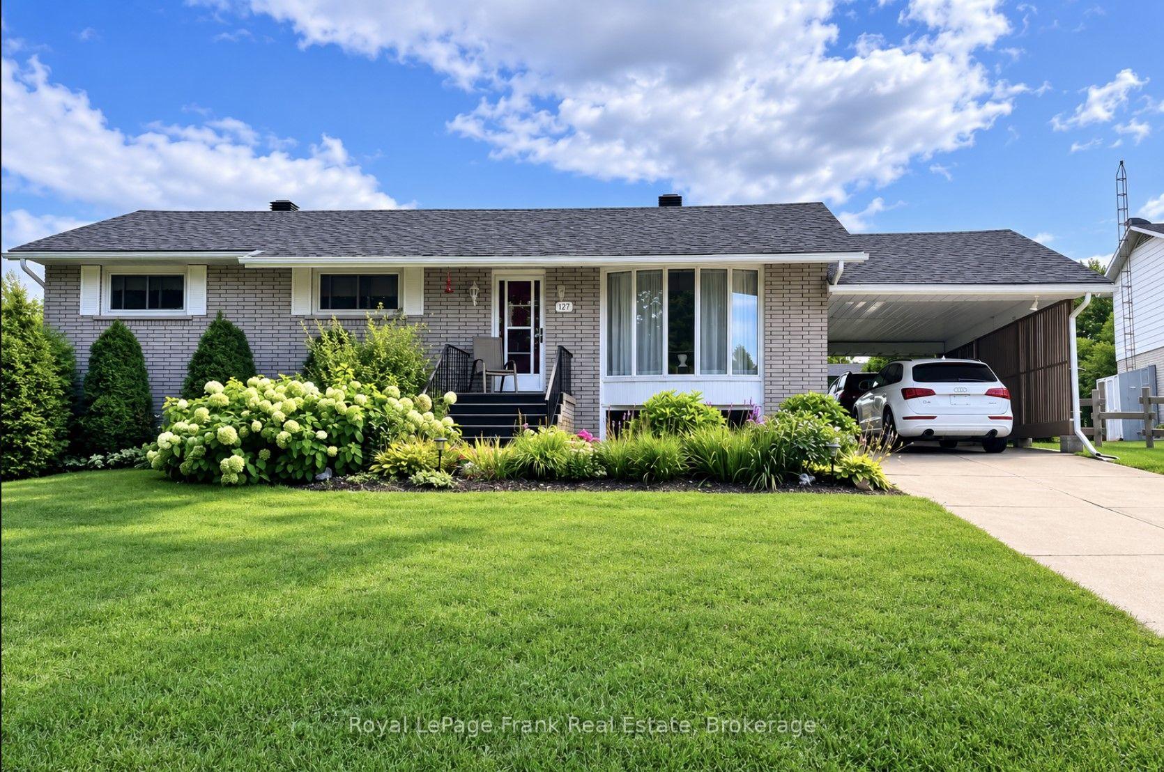 Photo of 127 Bridge Street W