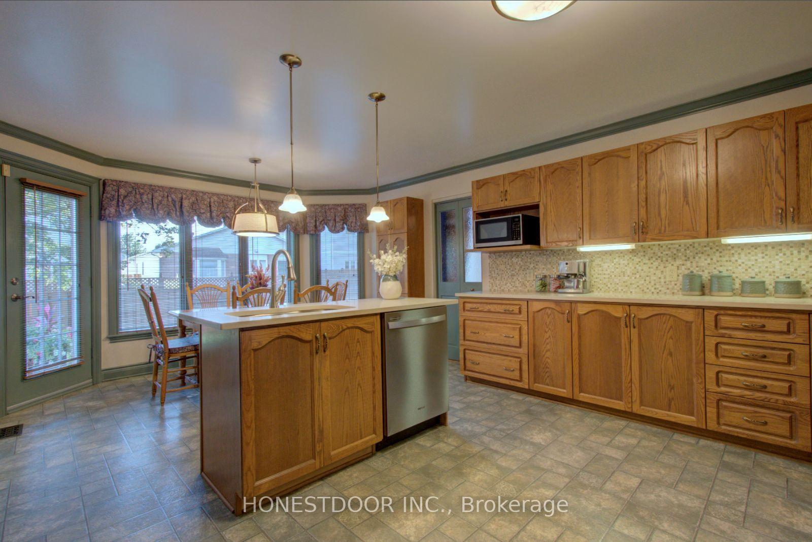 Photo 17 of 34 Long Gate Court, Ottawa, Barrhaven - Longfields — HOMEH