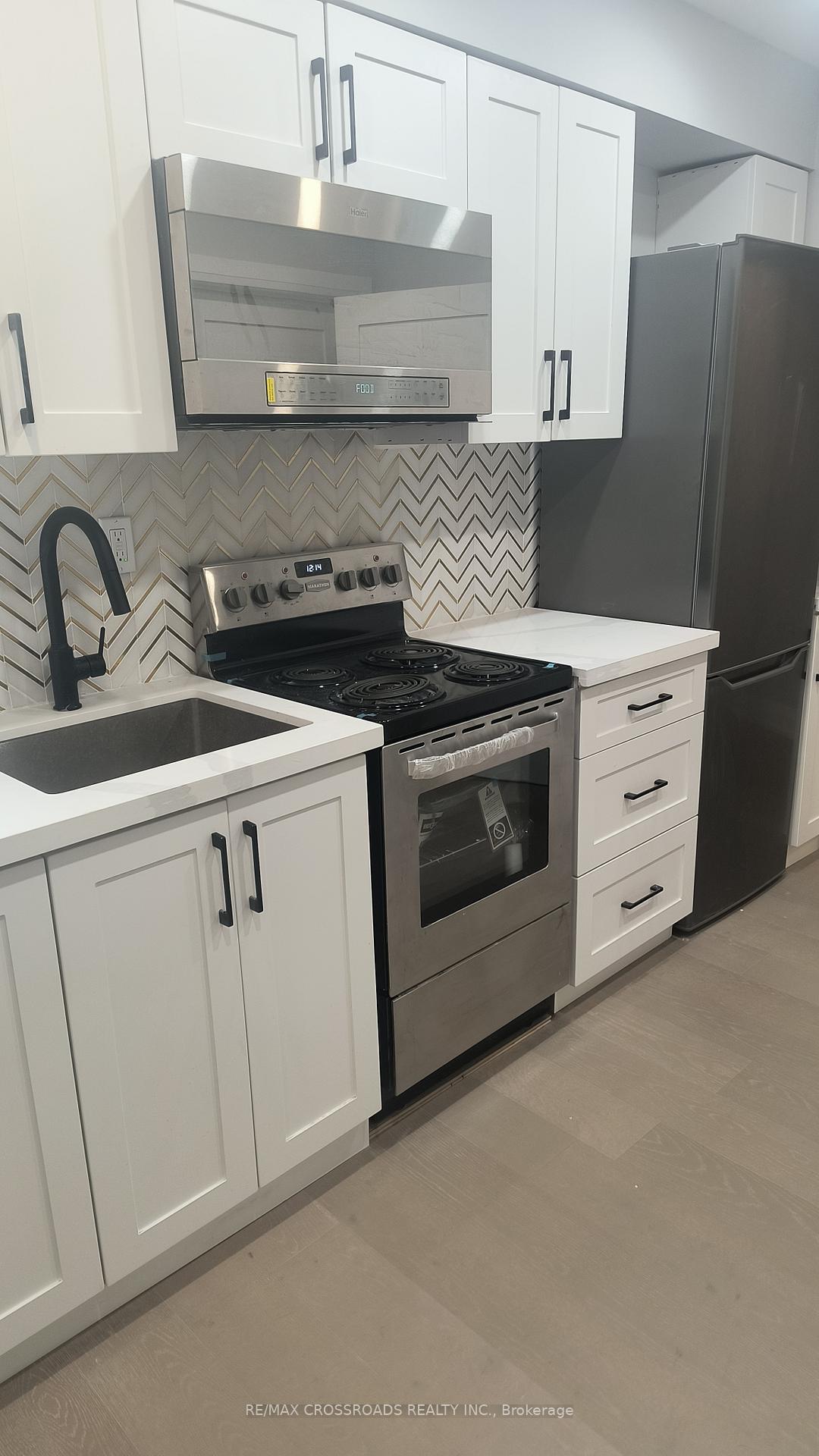 Photo 2 of Unit Upper 2, 551A Kennedy Road, Scarborough, Kennedy Park — HOMEH