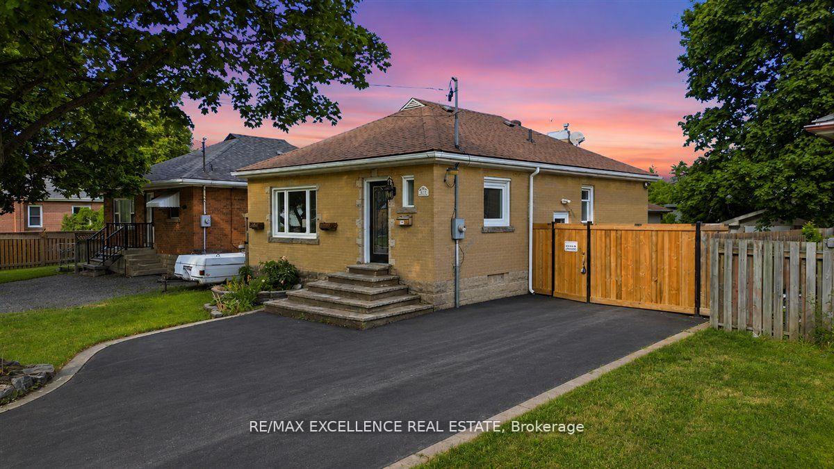 Photo 2 of 627 Upper Sherman Avenue, Hamilton, Macassa — HOMEH