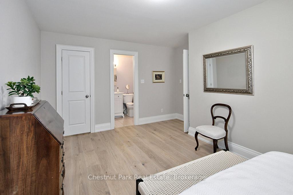 Photo 18 of 40 Barker Boulevard, Collingwood — HOMEH