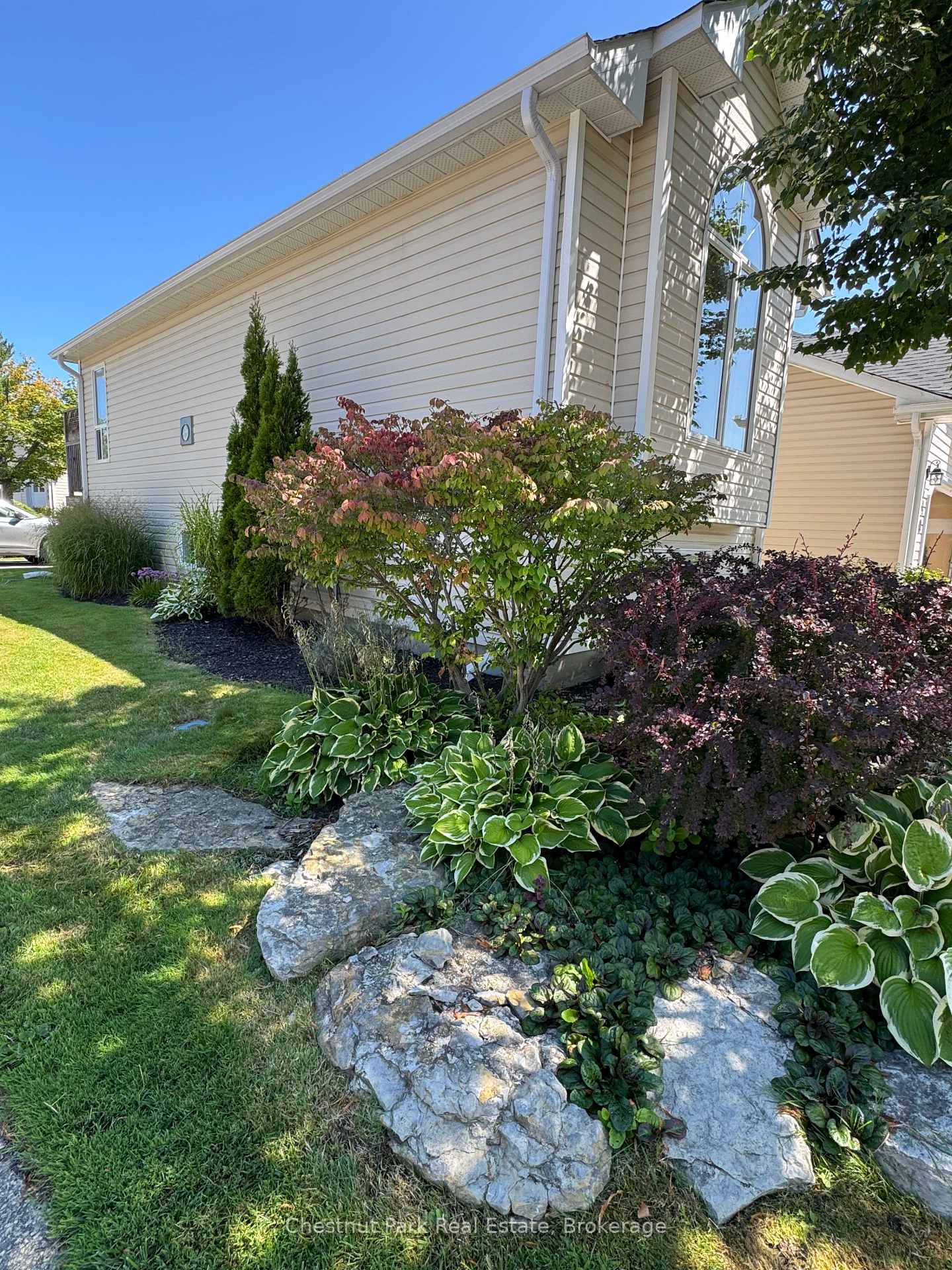 Photo 26 of 40 Barker Boulevard, Collingwood — HOMEH