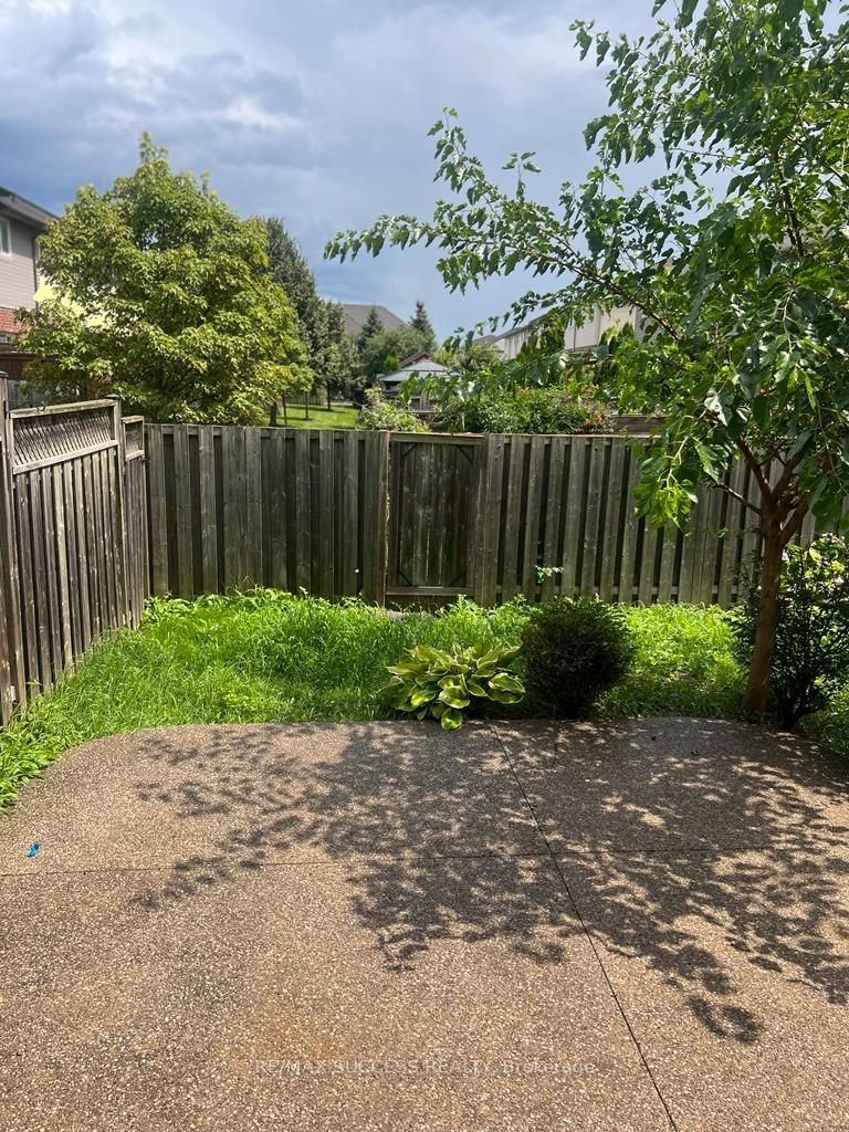 Photo 17 of 28 Dartmouth Gate, Hamilton, Lakeshore — HOMEH
