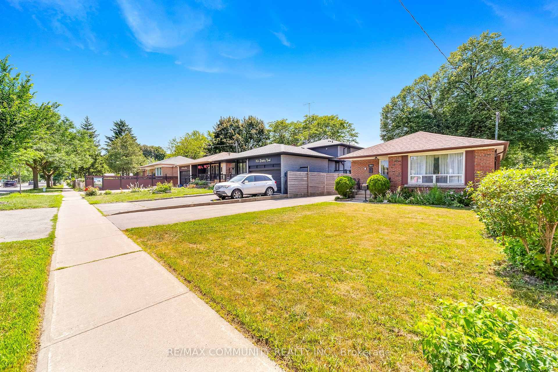 Photo 3 of 764 Brimley Road, Scarborough, Bendale — HOMEH