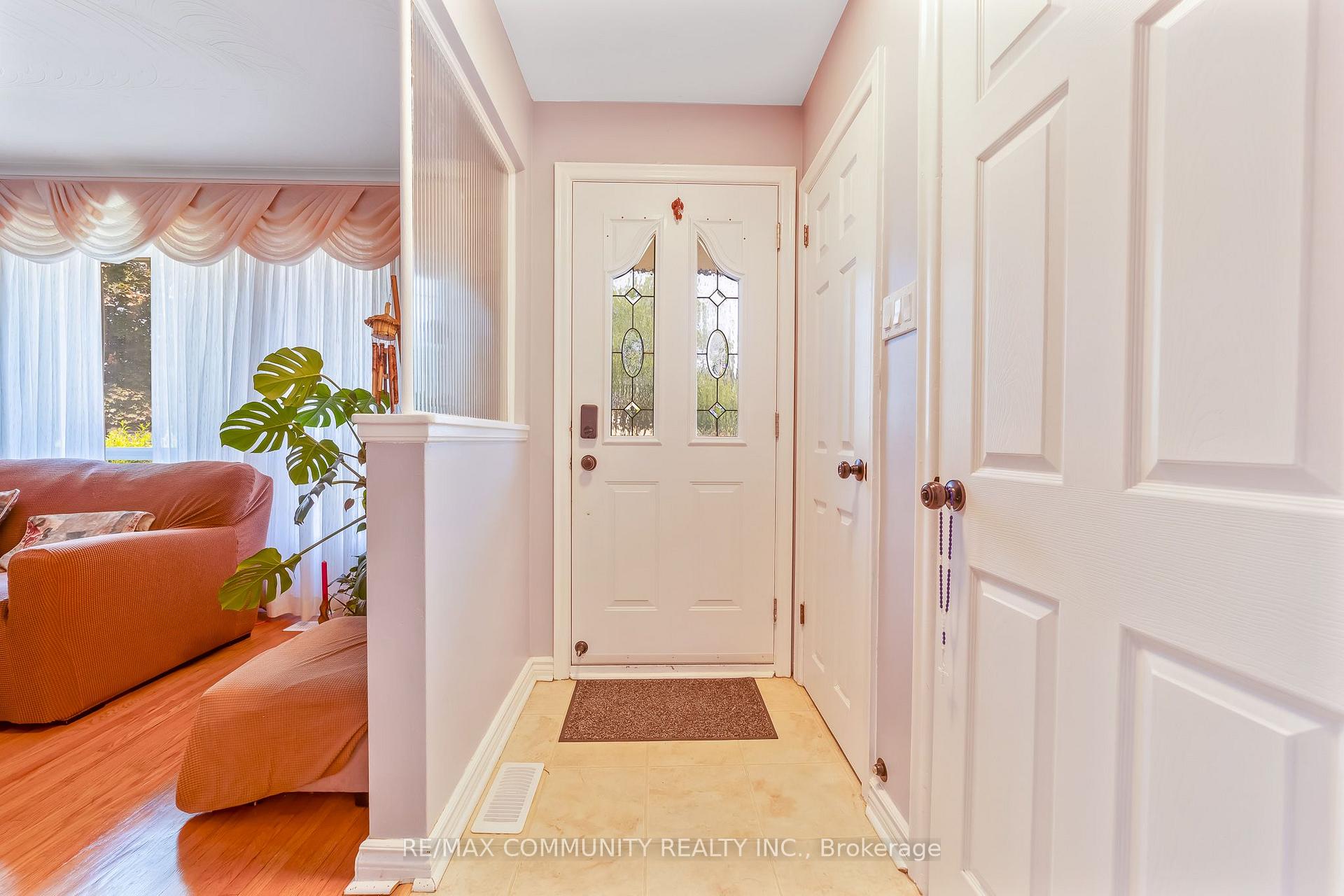 Photo 6 of 764 Brimley Road, Scarborough, Bendale — HOMEH