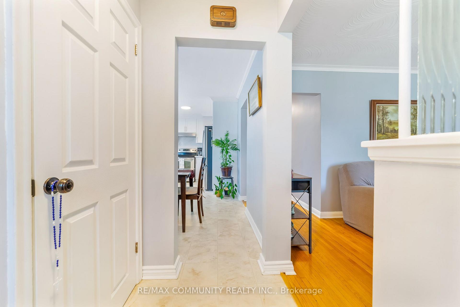 Photo 7 of 764 Brimley Road, Scarborough, Bendale — HOMEH