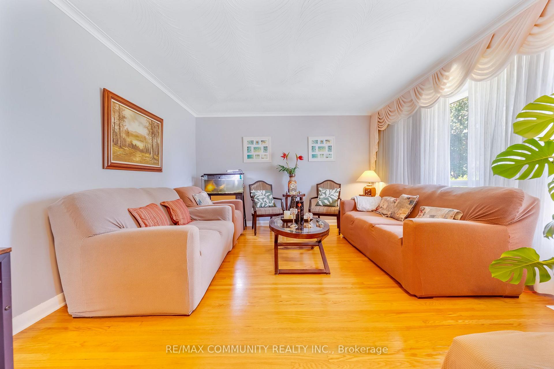 Photo 8 of 764 Brimley Road, Scarborough, Bendale — HOMEH