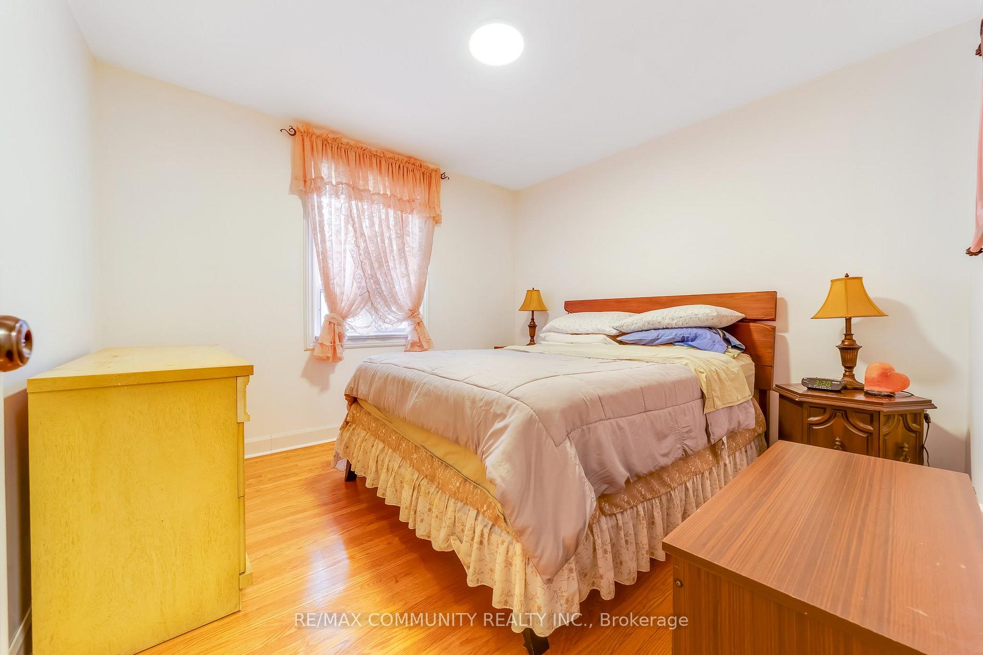 Photo 18 of 764 Brimley Road, Scarborough, Bendale — HOMEH