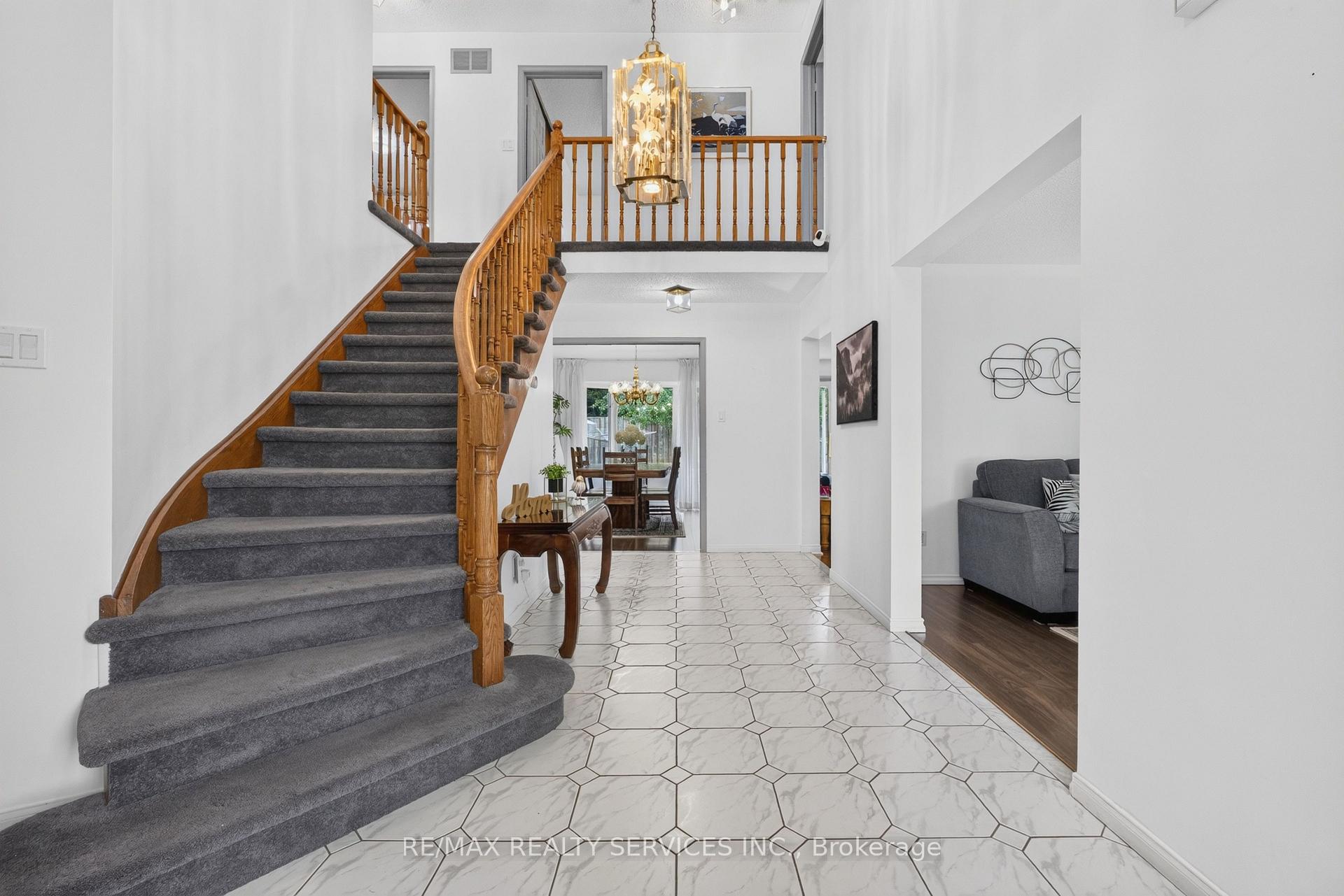 Photo 5 of 30 Nasmith Street, Brampton, Westgate — HOMEH