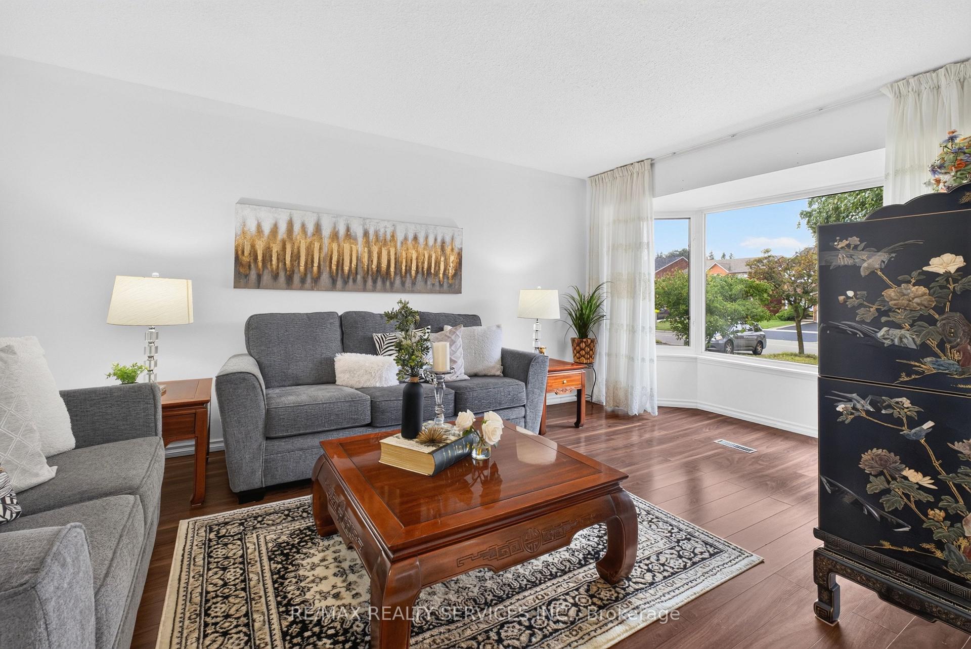 Photo 8 of 30 Nasmith Street, Brampton, Westgate — HOMEH