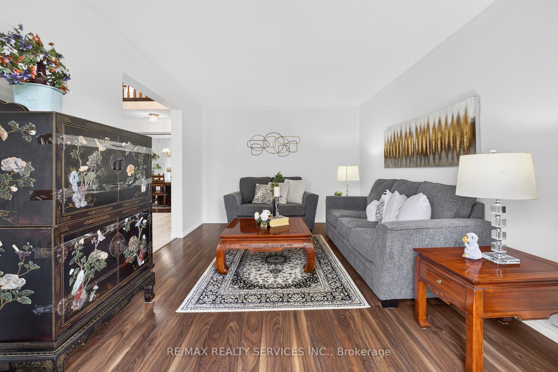 Photo 9 of 30 Nasmith Street, Brampton, Westgate — HOMEH
