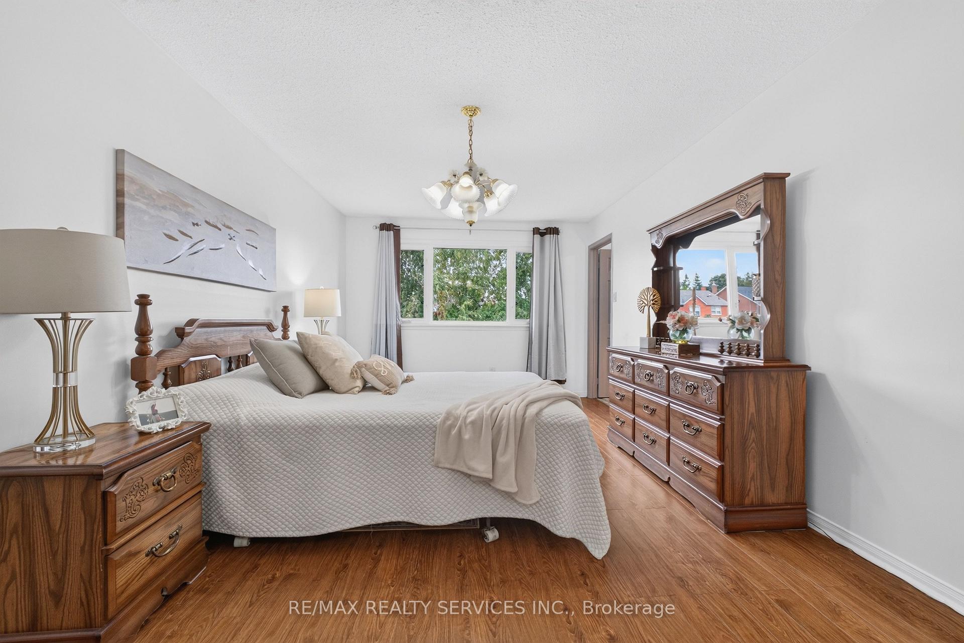 Photo 21 of 30 Nasmith Street, Brampton, Westgate — HOMEH