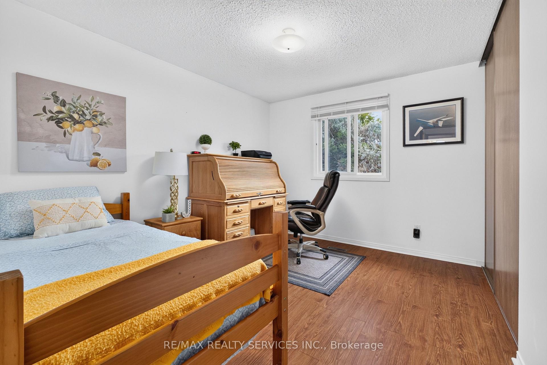 Photo 31 of 30 Nasmith Street, Brampton, Westgate — HOMEH