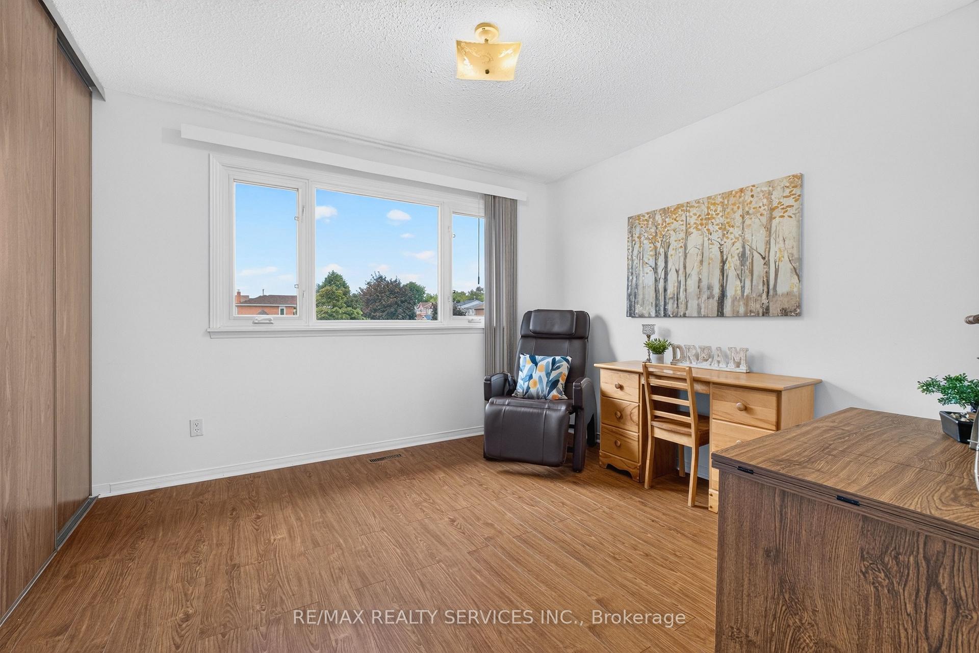 Photo 34 of 30 Nasmith Street, Brampton, Westgate — HOMEH
