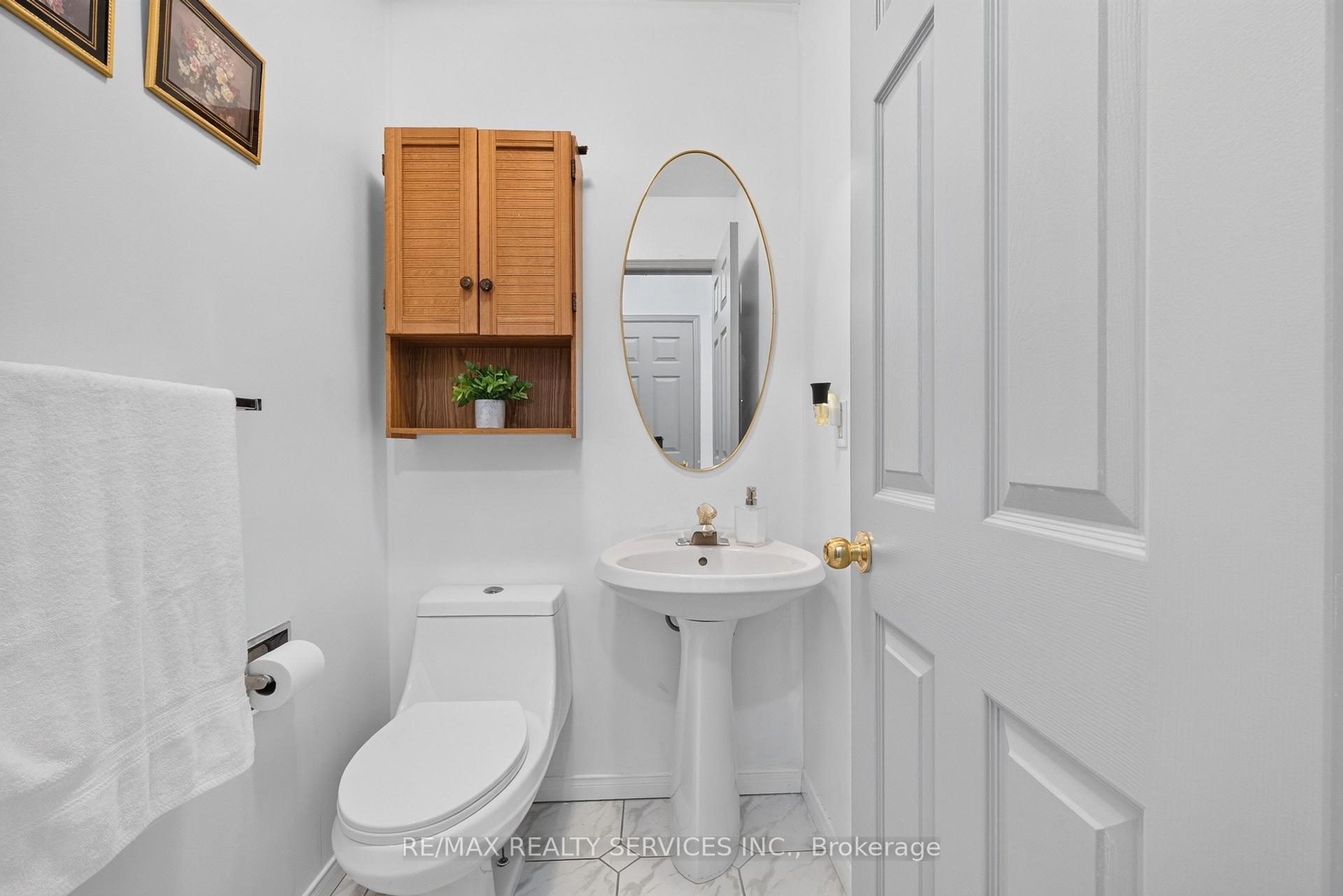 Photo 17 of 30 Nasmith Street, Brampton, Westgate — HOMEH