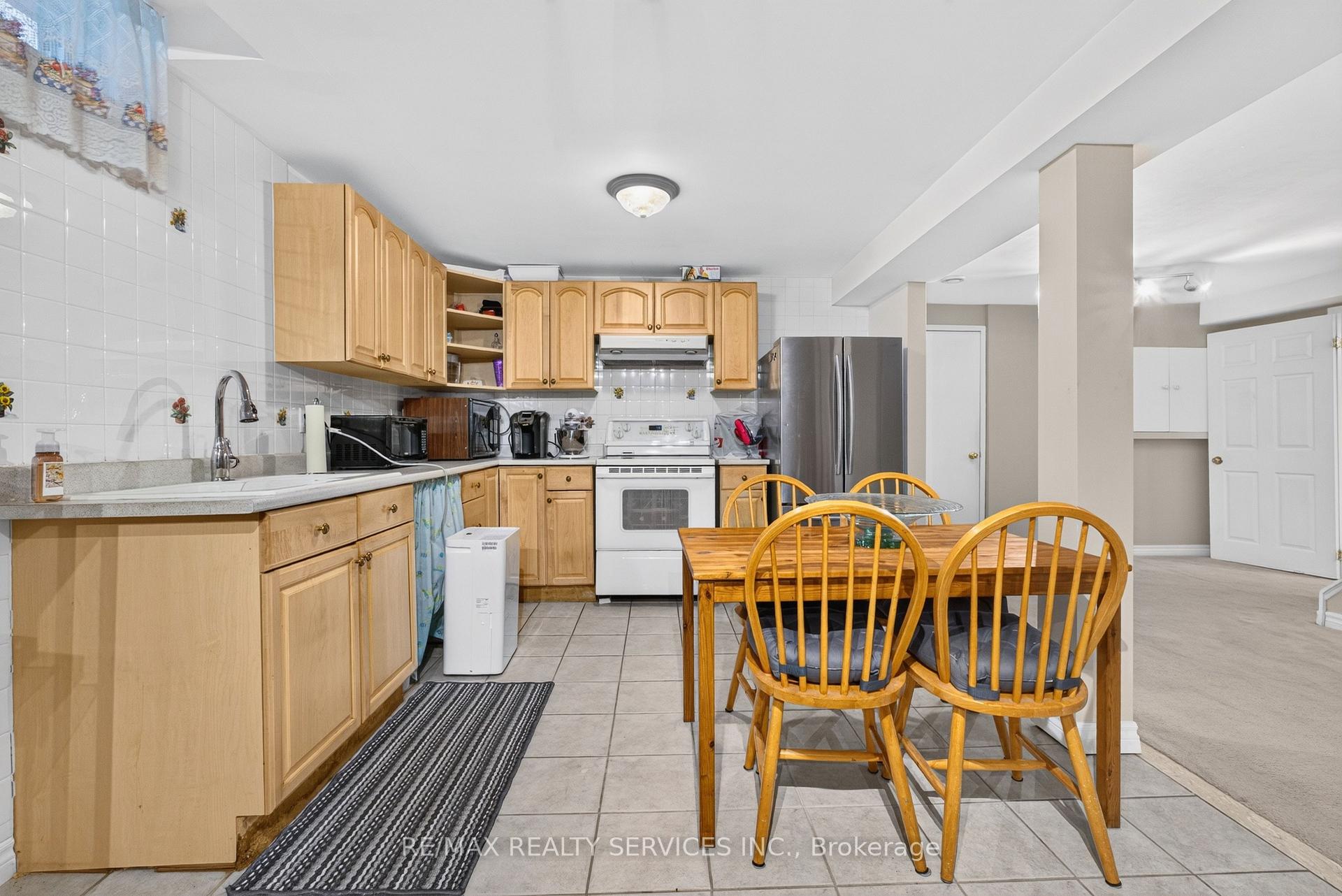 Photo 37 of 30 Nasmith Street, Brampton, Westgate — HOMEH