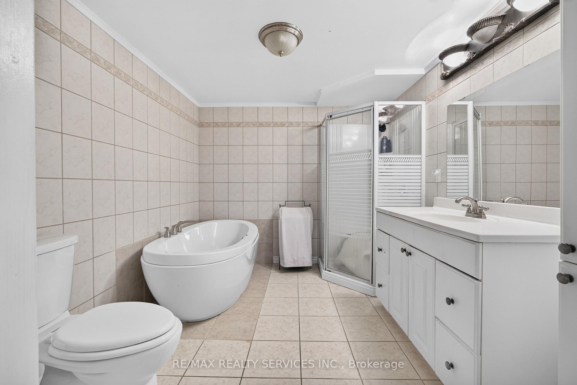 Photo 24 of 30 Nasmith Street, Brampton, Westgate — HOMEH