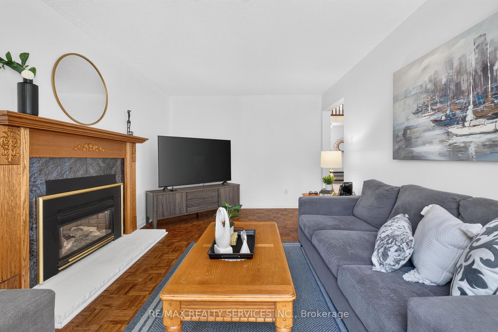 Photo 16 of 30 Nasmith Street, Brampton, Westgate — HOMEH