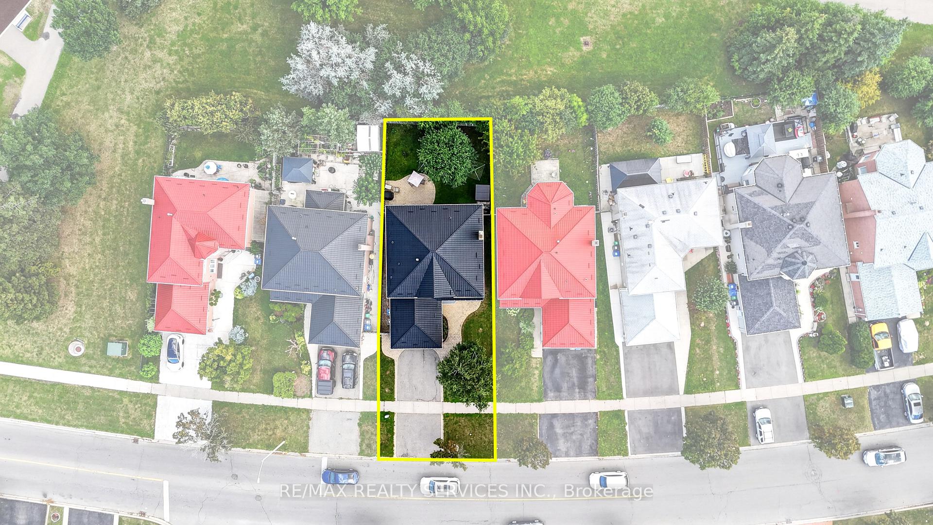 Photo 3 of 30 Nasmith Street, Brampton, Westgate — HOMEH