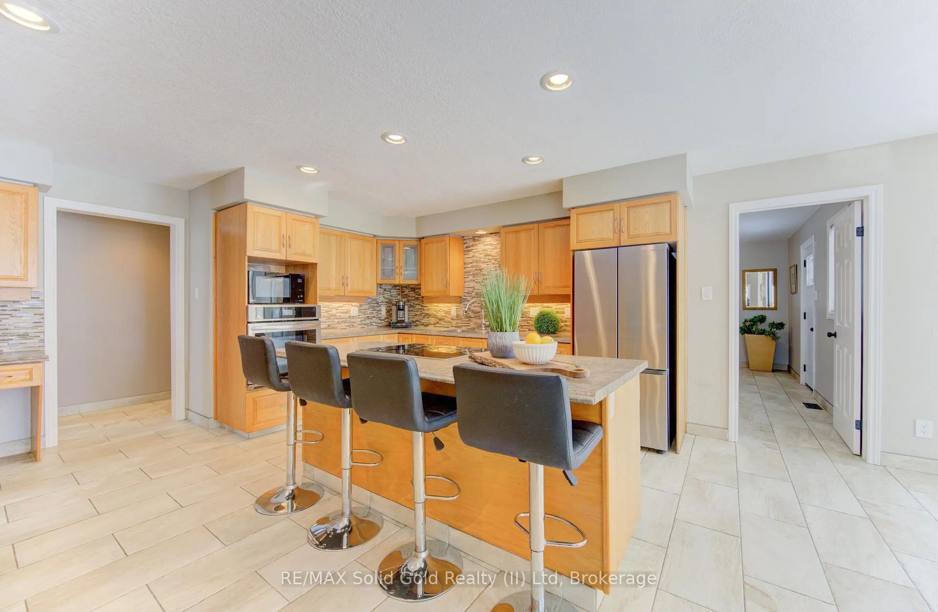Photo 5 of 593 Guildwood Place, Waterloo — HOMEH