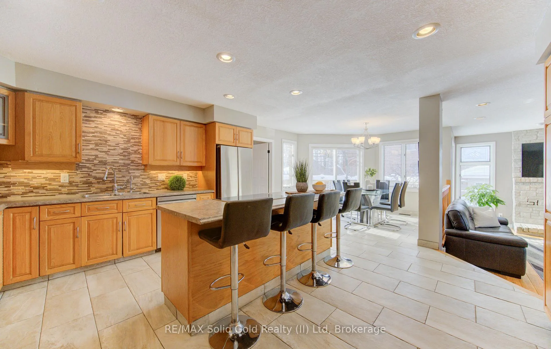 Photo 6 of 593 Guildwood Place, Waterloo — HOMEH
