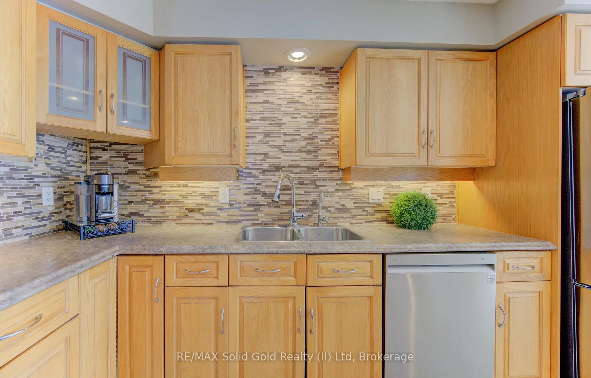 Photo 7 of 593 Guildwood Place, Waterloo — HOMEH