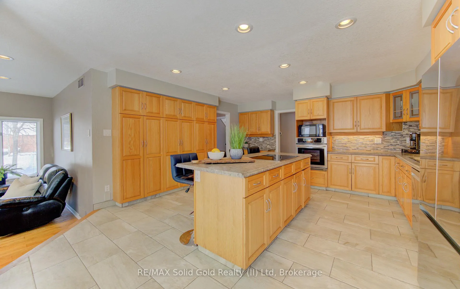 Photo 10 of 593 Guildwood Place, Waterloo — HOMEH
