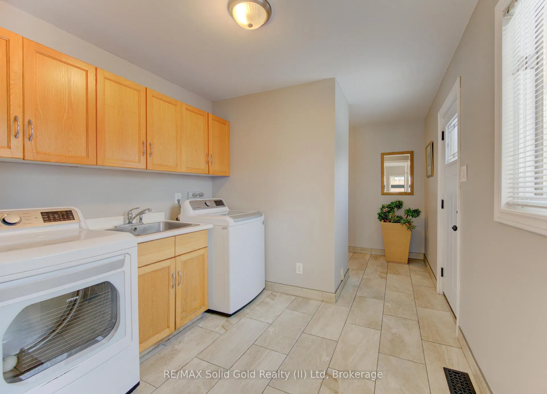Photo 15 of 593 Guildwood Place, Waterloo — HOMEH