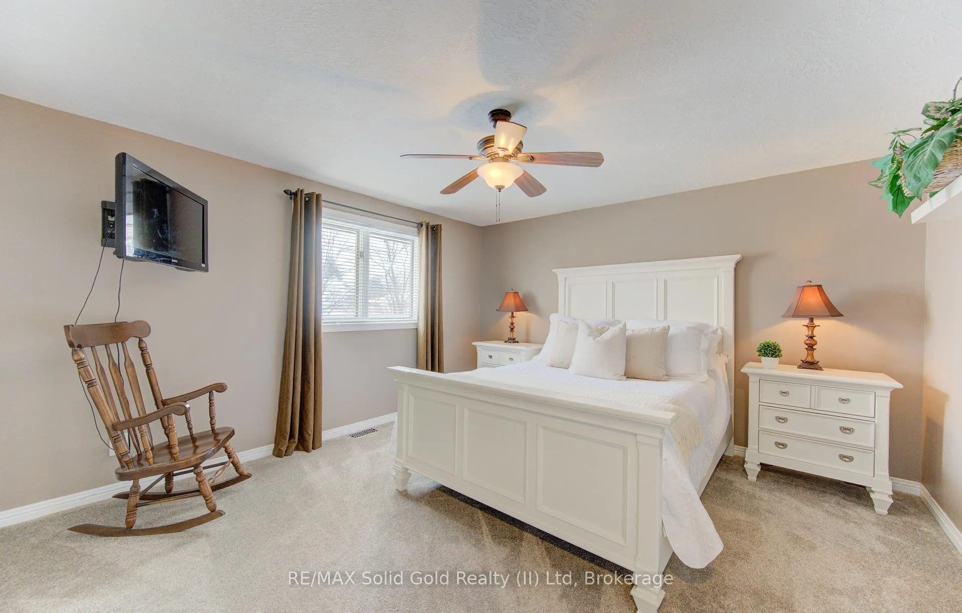 Photo 17 of 593 Guildwood Place, Waterloo — HOMEH