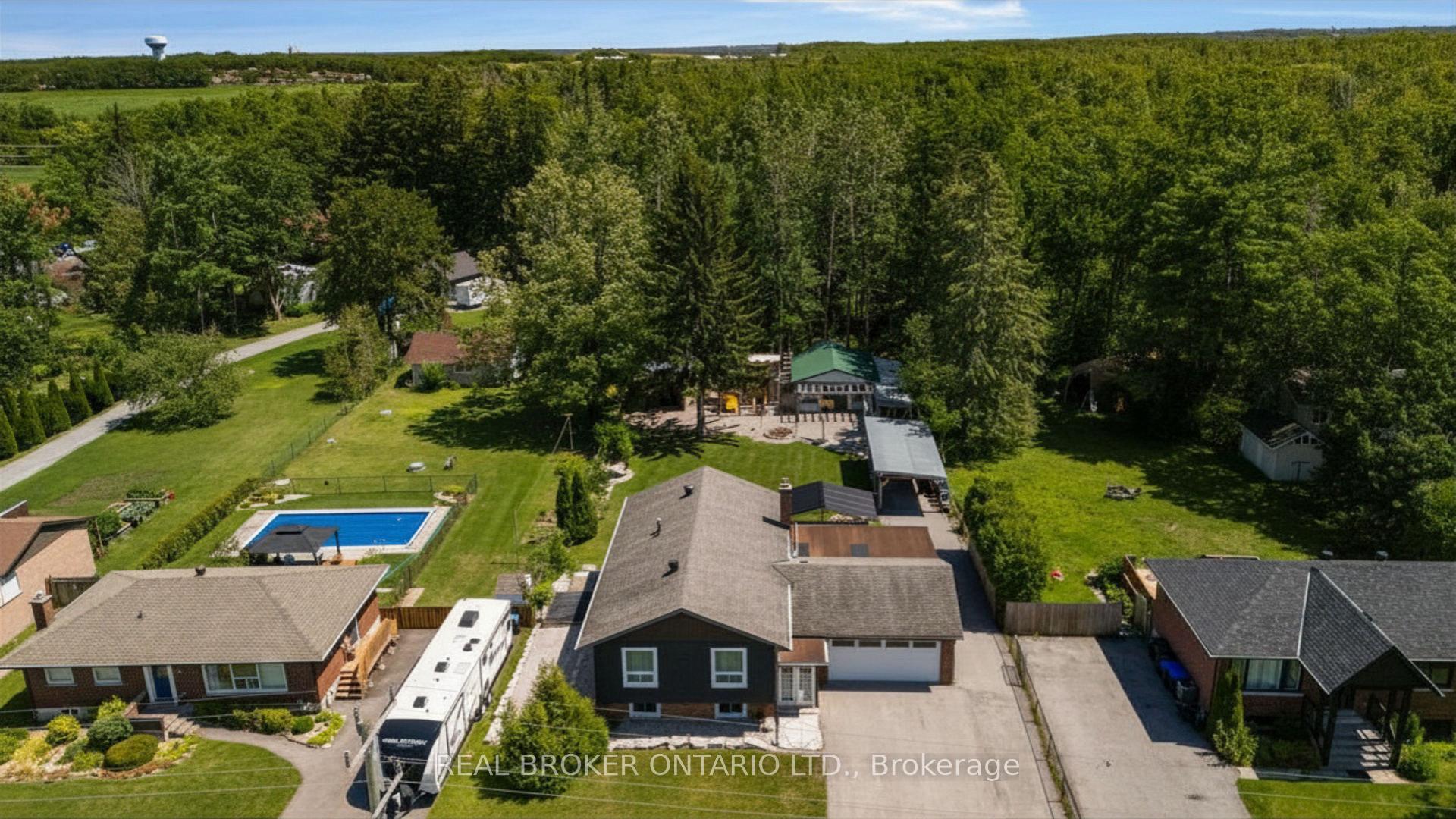 Photo 2 of 975 Sunnidale Road, Springwater, Centre Vespra — HOMEH