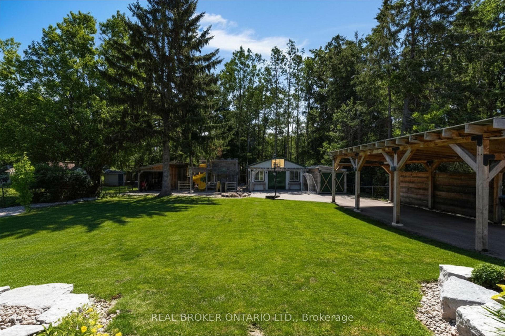 Photo 3 of 975 Sunnidale Road, Springwater, Centre Vespra — HOMEH