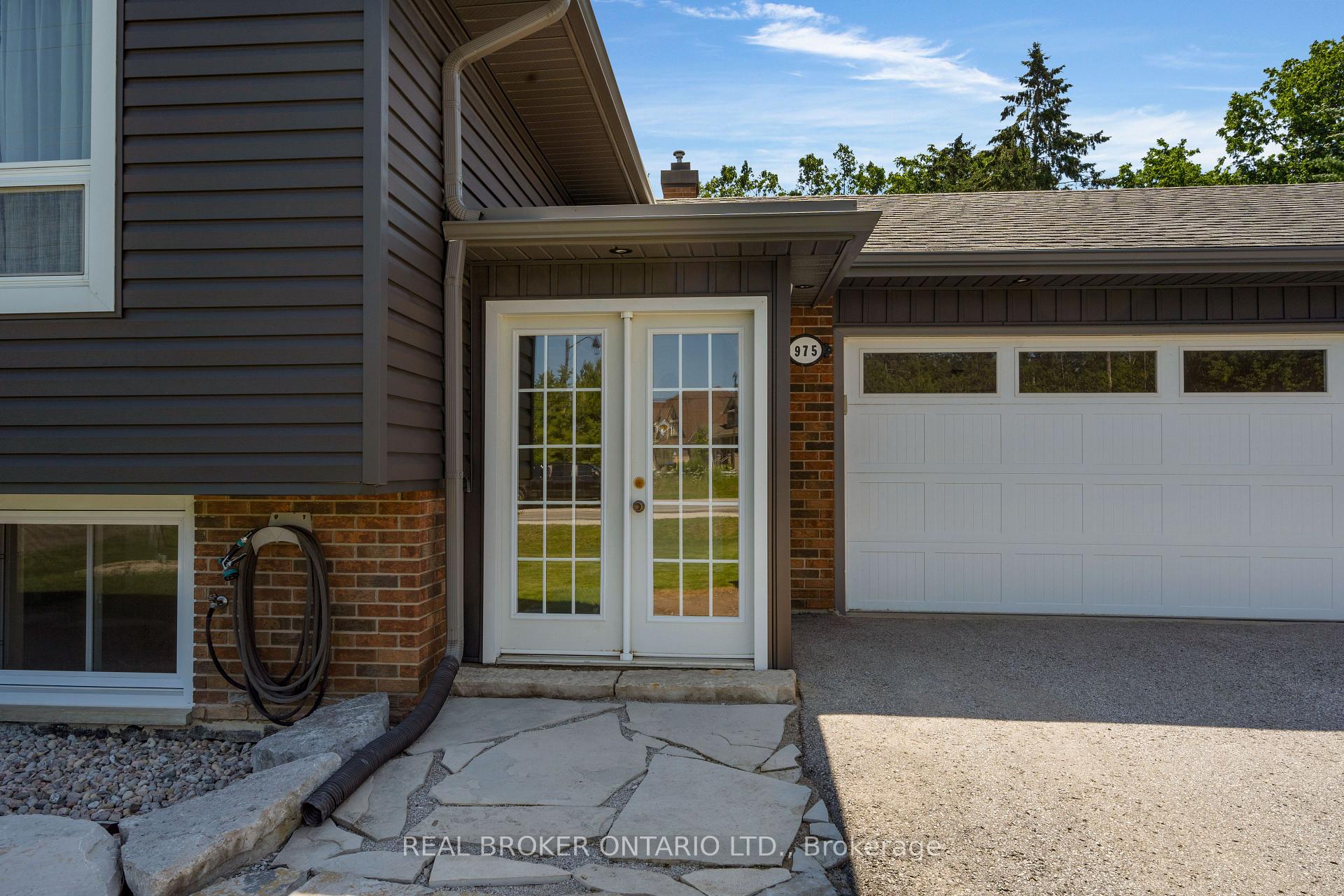 Photo 6 of 975 Sunnidale Road, Springwater, Centre Vespra — HOMEH