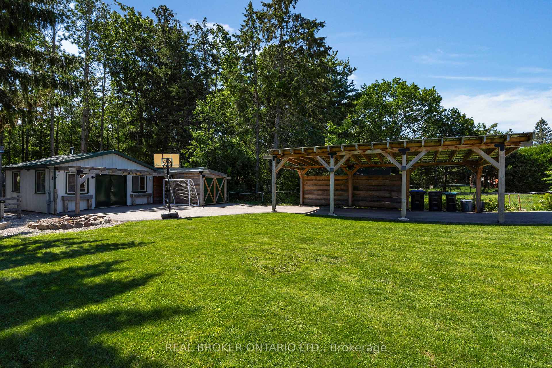 Photo 41 of 975 Sunnidale Road, Springwater, Centre Vespra — HOMEH