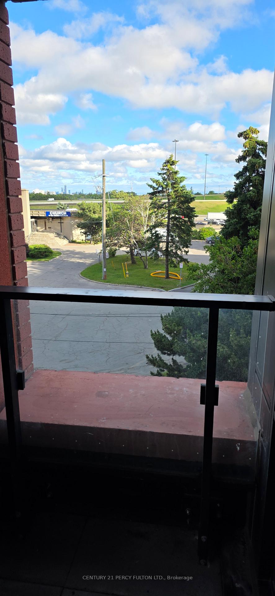 Photo 13 of Unit 309, 8 Tippett Road, North York, Clanton Park — HOMEH